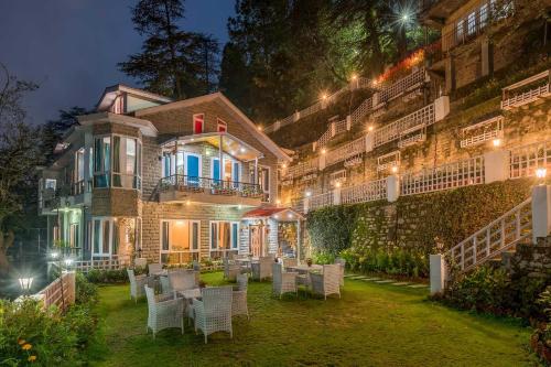 . StayVista at Simla Manor with Complimentary Breakfast