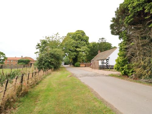 Hall Farm Cottage in Alford