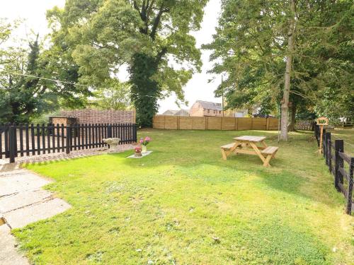 Hall Farm Cottage in ออลโฟรด