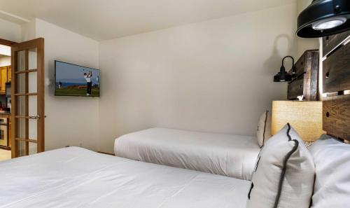 Two-Bedroom Apartment image 5