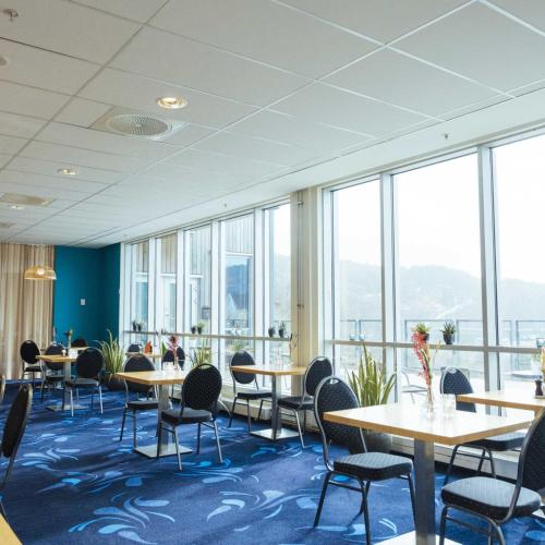 Utsikten Hotell Kvinesdal - image 9