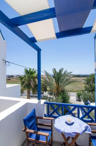 White & Blue Room Type - Apartment with ?utdoor Hydro-Massage