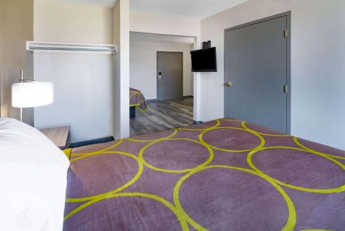 Super 8 by Wyndham Amarillo West - image 3