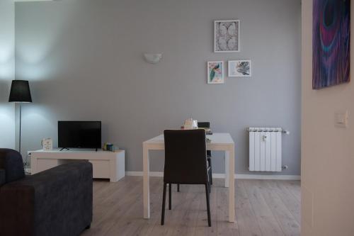 Roma Hub Two - image 8