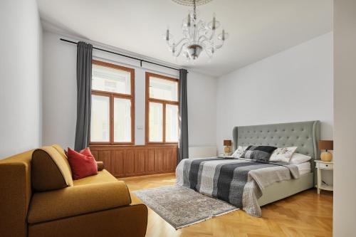 Prague Days - Apartment with Balcony and Amazing View in the Old Town - image 3