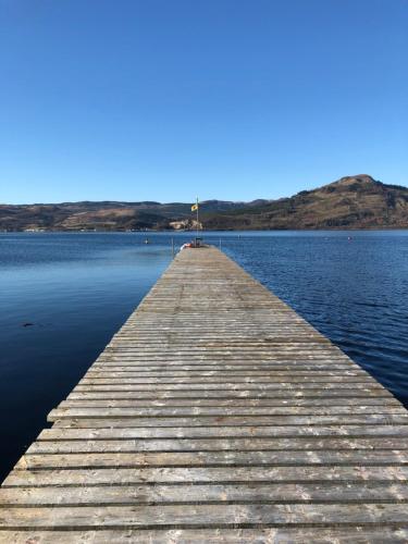 пляж, The Moorings, overlooking Loch Fyne in Furnace
