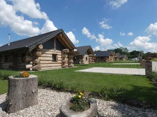 Naturstammhaus Tollensesee in Krickow, Deutschland