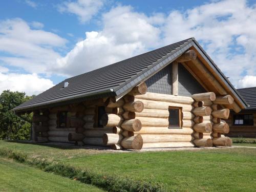 Naturstammhaus Tollensesee