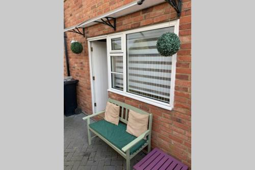 Comfy 2 bed house located at Wareham train station in Wareham