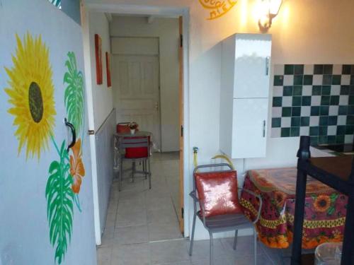 Μπαλκόνι/βεράντα, Maison charmante aux Abymes avec terrasse et jardin. in Les Abymes