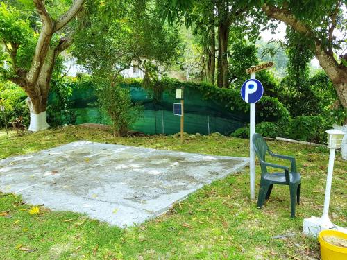 Κήπος, Maison charmante aux Abymes avec terrasse et jardin. in Les Abymes