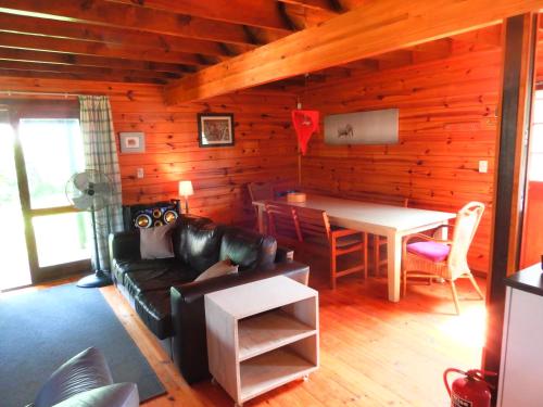 Ashanti House - Living The Breede