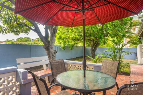 Desert Rose Home with Garden Patio 3-min to Welches Bch