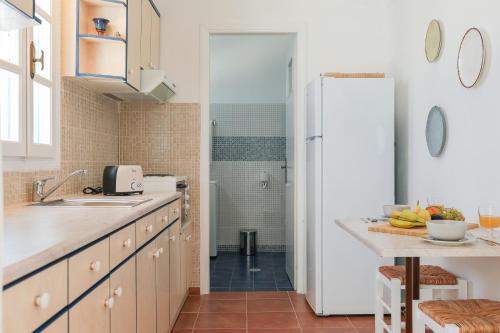 Cocina, Petinos traditional house in Thirasia