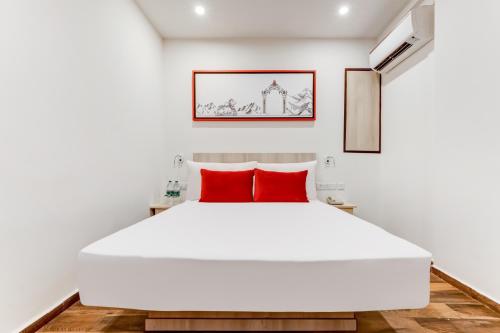 Red Fox Hotel, Neelkanth