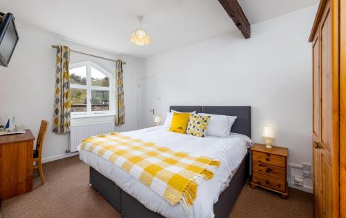 2 twin beds