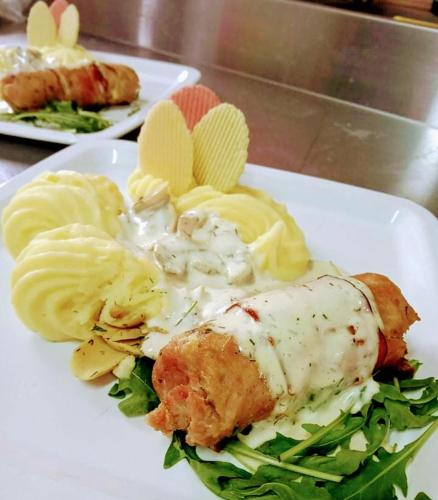 Pensiune Restaurant Brandusa photo