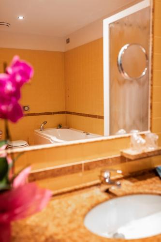 Hotel Crystal - main image