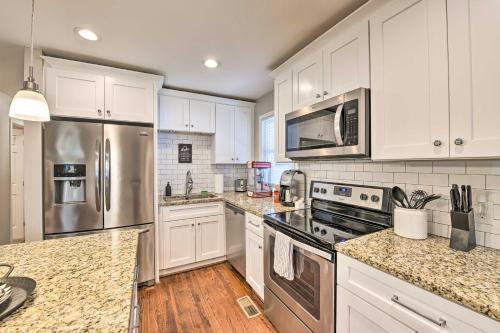 Bright Charlotte Home Yard and 3 Mi to Uptown! - image 7