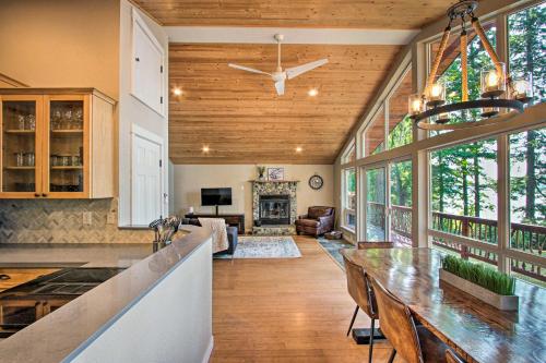 Beach Access & Views: Secluded Anderson Island Gem - Gig Harbor, WA