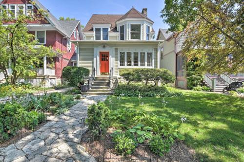 Classic Oak Park Home, 11 Mi to Downtown Chicago! in Oak Park