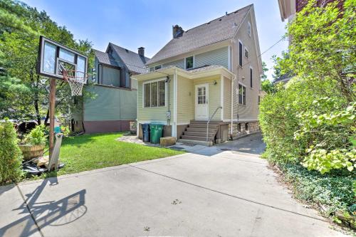 Classic Oak Park Home, 11 Mi to Downtown Chicago!