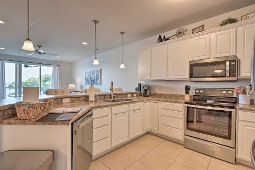 Lakefront Lands End Getaway with Resort Perks! - image 4