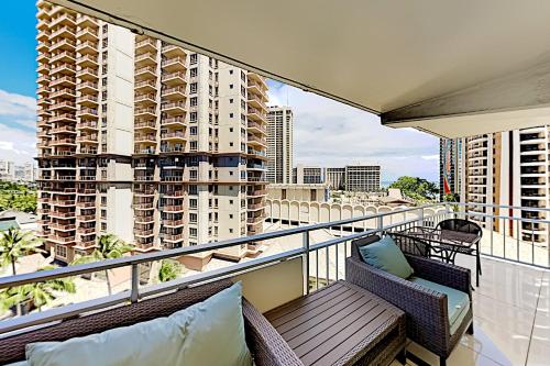 Ilikai Hotel 826 condo - image 10