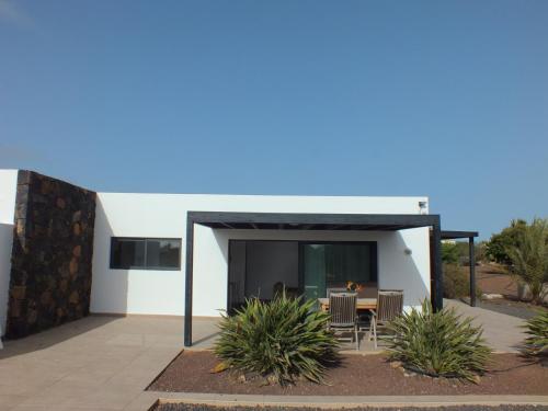Heated & Shared Pool VILLA MATRIANA 36B, North Shore Villas