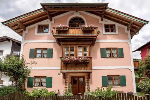  Haus Savoy - Appartement 1, Pension in Kitzbühel