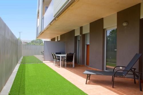 Rentalmar Paradise Family Apartment - image 12