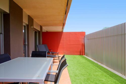 Rentalmar Paradise Family Apartment - image 6