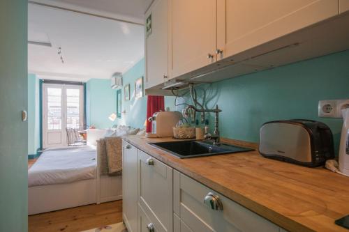 Lisbon Heart Apartments - White Apartment by LovelyStay 4