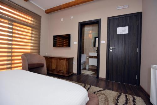 Garni Hotel Kaća - image 8