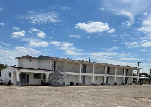 Dilley executive inn