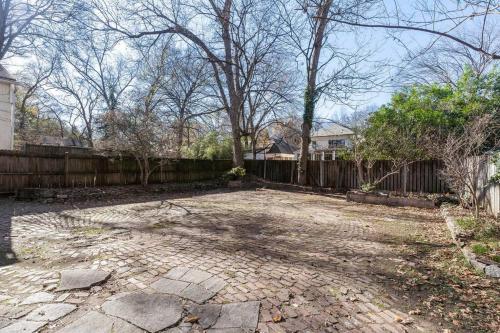 Walled Garden - Sleeps 7 - Near Piedmont Park - image 2