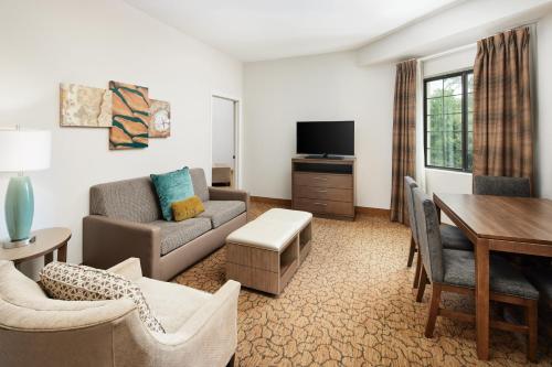 2 bedrooms, 3 beds