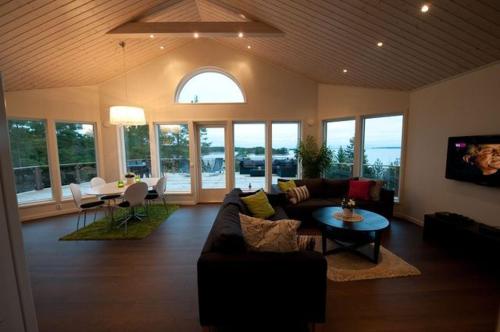 Three-Bedroom House With Sea View