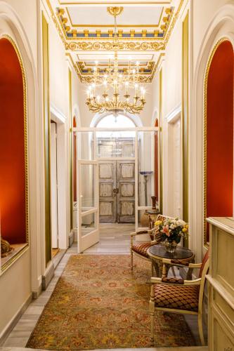 . Palaiologos Luxury City Hotel