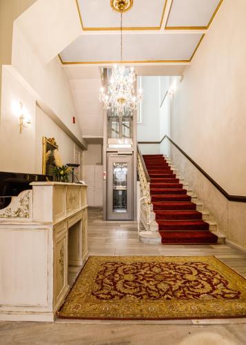 Palaiologos Luxury City Hotel in Patras
