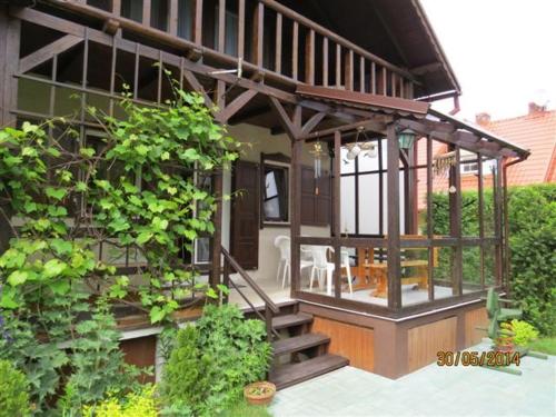 Cudodomek na Mazurach w Woszczelach koło Ełku Cudodomek na Mazurach w Woszczelach koło Ełku