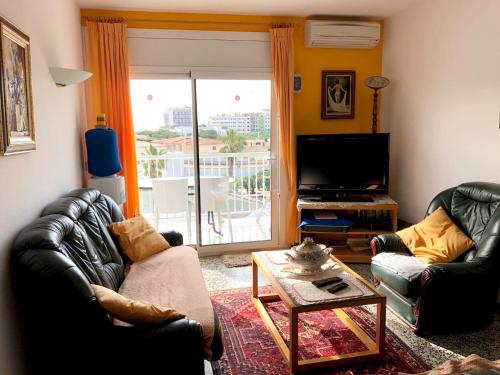  2 bedrooms appartement at Platja d´Aro 300 m away from the beach with sea view furnished balcony and wifi in 17250 Platja  dAro