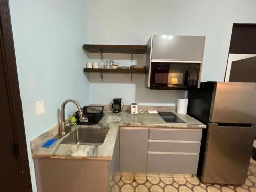 Near Beach Restaurant and Bars Sleeps up to 4 - image 3