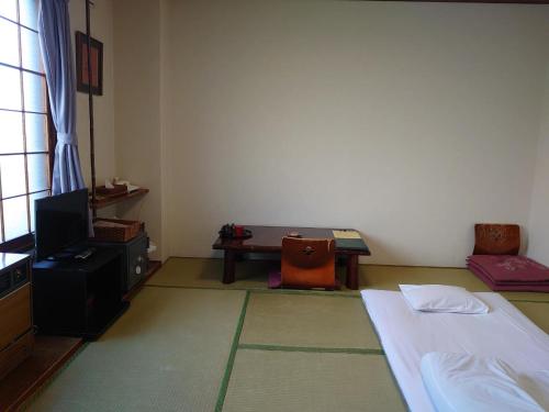 Japanese-Style Room with Shared Bathroom and Mountain View - Non-Smoking - Breakfast Included