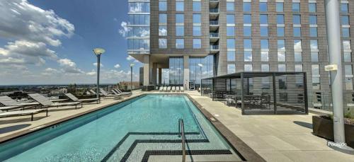 King Louis Luxurious 2BR Penthouse with balcony by CozySuites