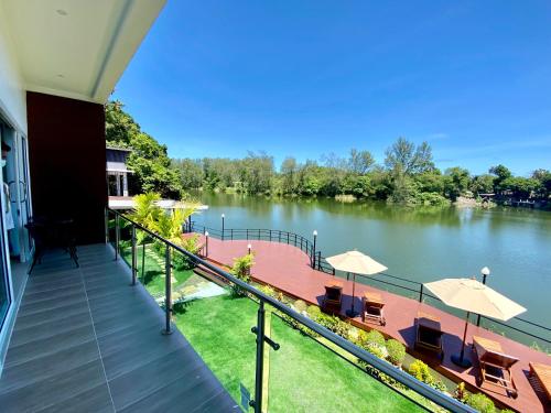 Pure Laguna Residence by Nice Sea Resort in 꼬팡안