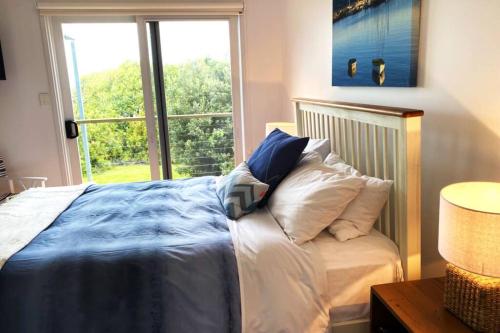 Apollo Ocean Blue ~ Oceanview ~Wifi ~Pet Friendly