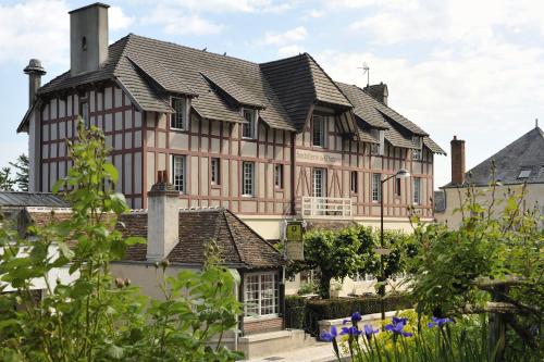 Hostellerie Du Chateau - Hôtel - Chaumont-sur-Loire