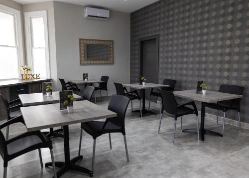 Luxe Suites Boutique Hotel - image 2