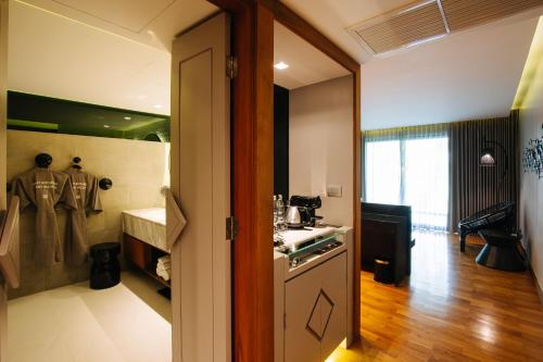 Facilities, Cross Chiang Mai Riverside near Dara Academy